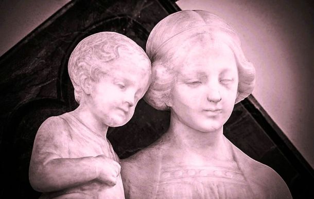 Donna che accoglie…