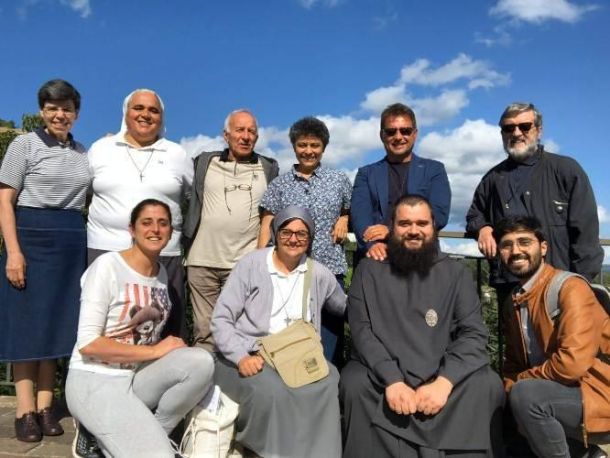 Riscoprire la gioia di essere figli e inviati Echi di un incontro con la popolazione della Calabria